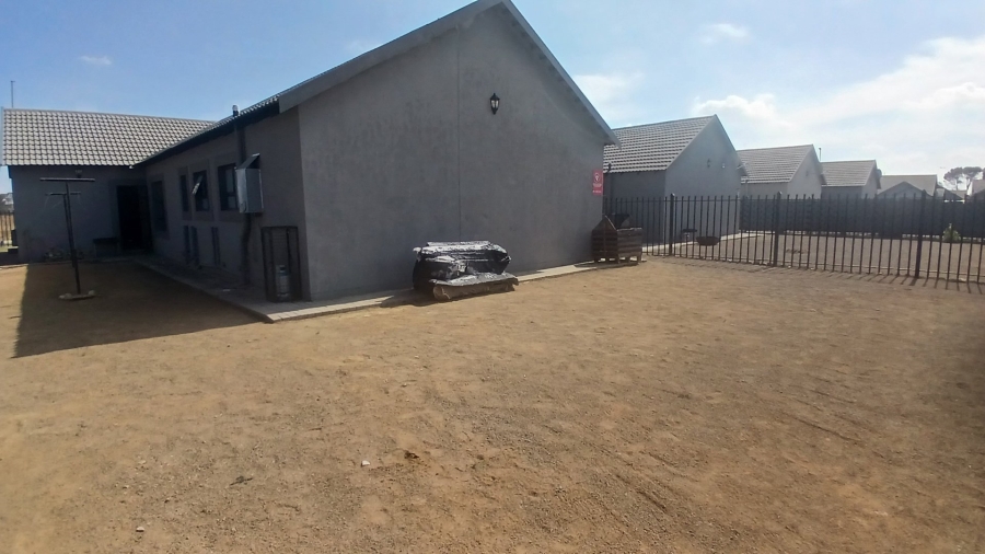 4 Bedroom Property for Sale in Heidedal Free State
